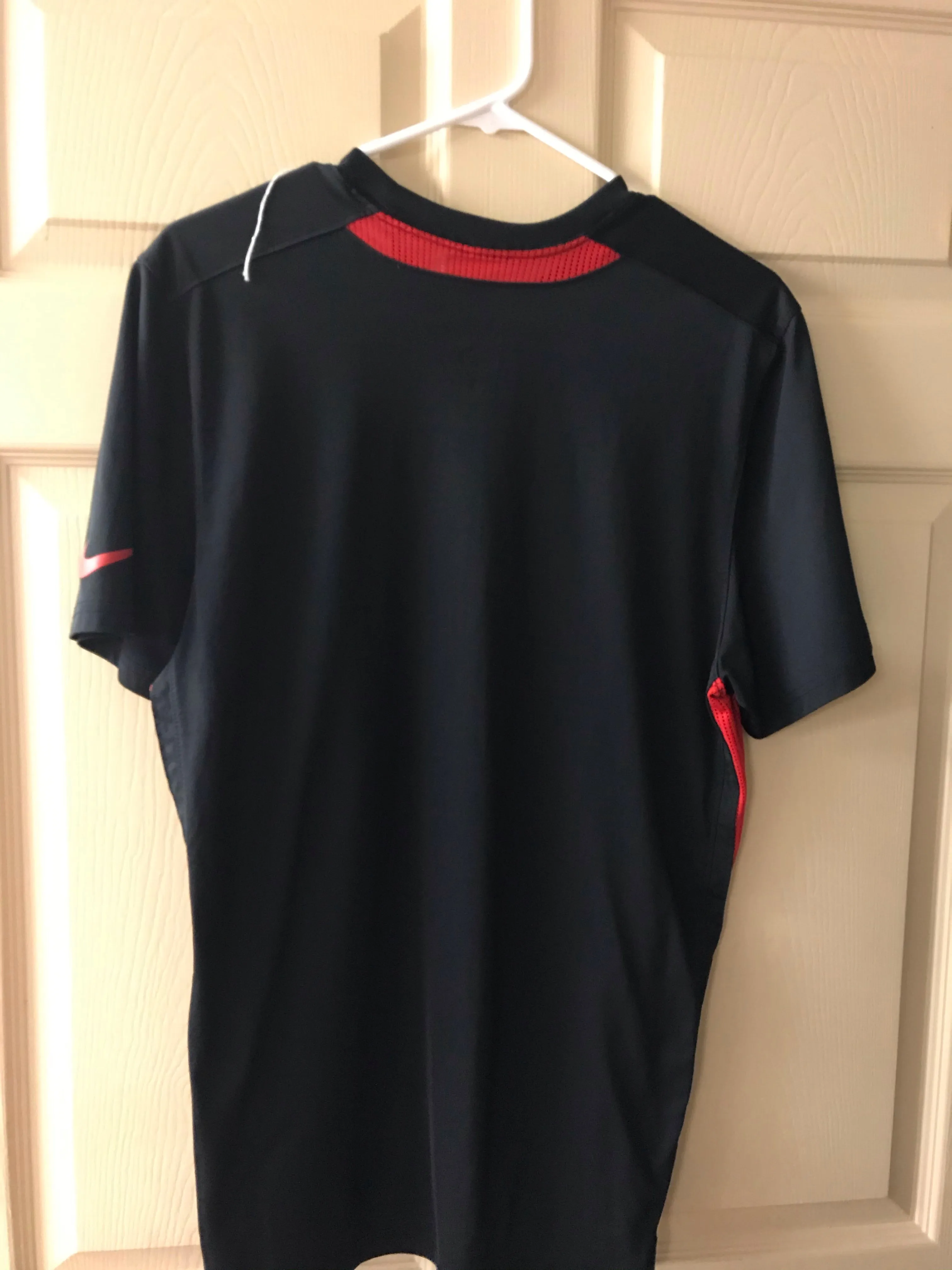 Mens Dri Fit Nike UNIVERSITY OF GEORGIA UGA Bulldogs Bulldawgs SEC College BLACK Short Sleeve Size MEDIUM